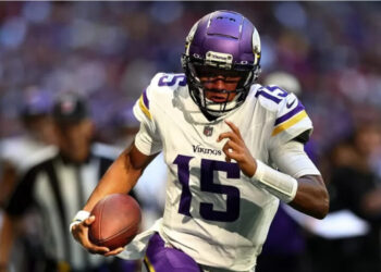 Los 49ers aseguran al quarterback Joshua Dobbs como refuerzo clave para la temporada 2024 de la NFL