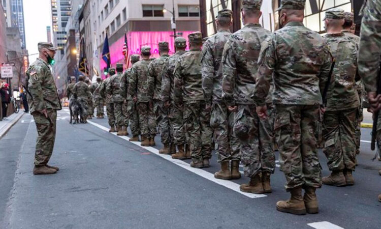 Despliegan Guardia Nacional en el metro de Nueva York para combatir ola de violencia