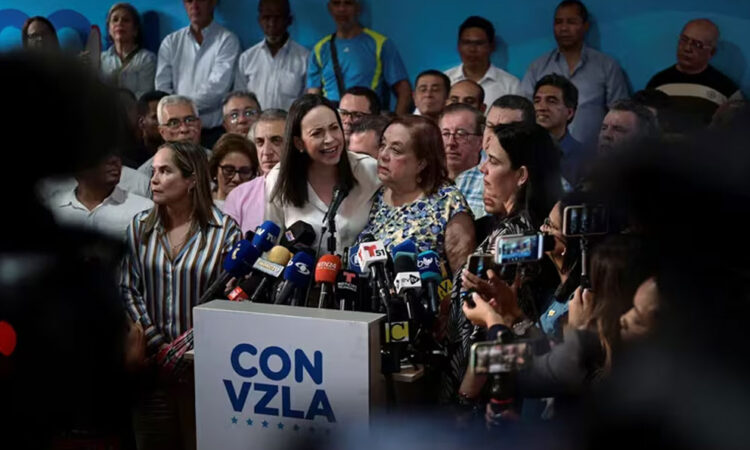 María Corina Machado denuncia proceso de inscripción de candidata en Venezuela