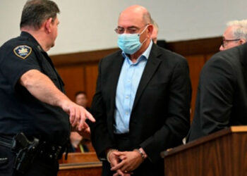 Exdirector financiero de la Organización Trump se declara culpable