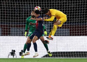 El Barcelona se impone 3-2 ante PSG de visita en París