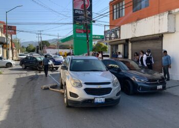 Carambola vehicular en el crucero de calles 21 y Bravo de Cd. Victoria
