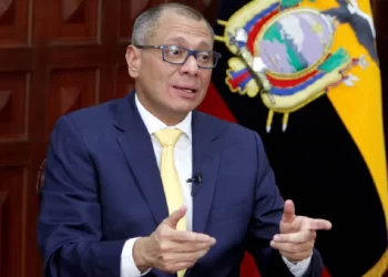 Jorge Glas protesta por detención y hace huelga de hambre en prisión de Guayaquil