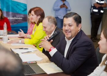 Expone Aturo Núñez propuestas de candidato a Senador ante empresarios fronterizos