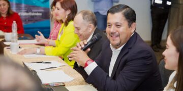 Expone Aturo Núñez propuestas de candidato a Senador ante empresarios fronterizos