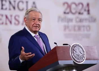 INE desecha petición para suspender la difusión de las mañaneras de López Obrador