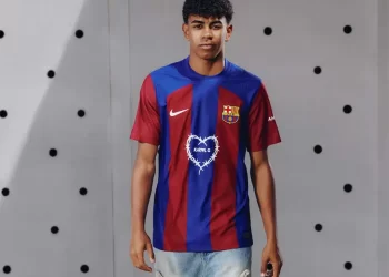 Barcelona llevará logo de la cantante colombiana Karol G en su playera