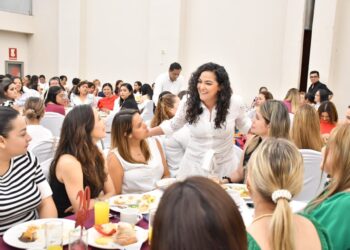 Mujeres de Tampico respaldan a Olga Sosa rumbo al Senado.