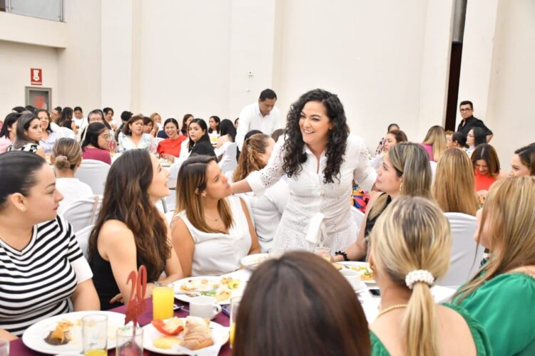 Mujeres de Tampico respaldan a Olga Sosa rumbo al Senado.