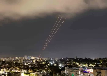 Biden advierte que EU no tomará parte en las represalias contra Irán tras ataque a Israel