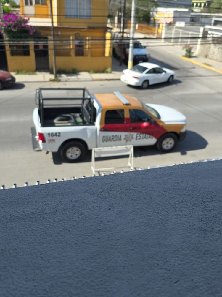 Denuncian diputados panistas acoso de “guardia estatal” en sede de su partido