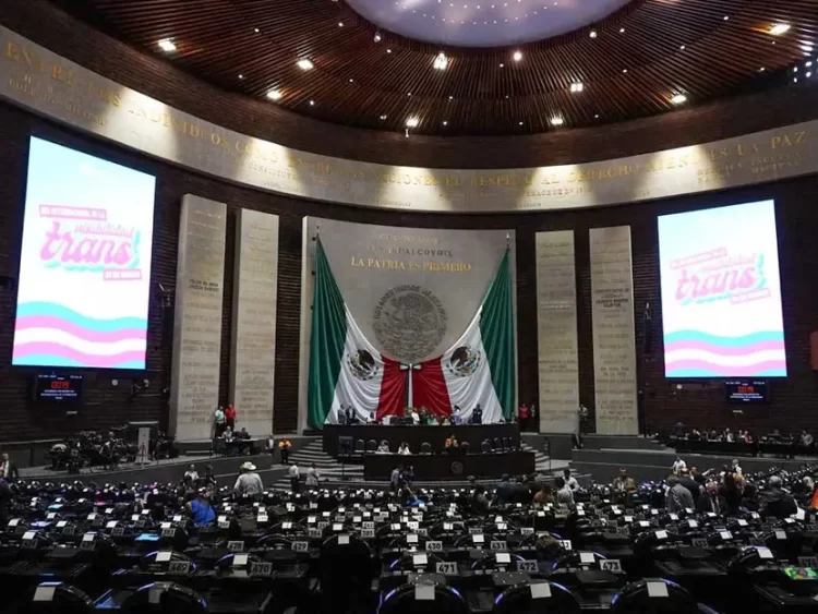 Diputados van a receso para analizar cambios en dictamen de pensiones en México