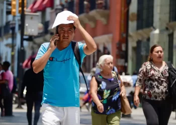 Secretaría de Salud reporta un muerto por ola de calor; llama a evitar exposición prolongada al sol