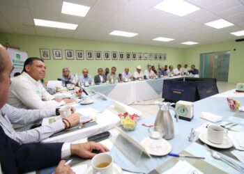 Daré resultados en Senado, ofrece Geño Hernández a Consejo de Instituciones de Nuevo Laredo