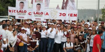 Recorren Lalo Gattás y Blanca Anzaldúa  las colonias América de Juárez y Azteca 2