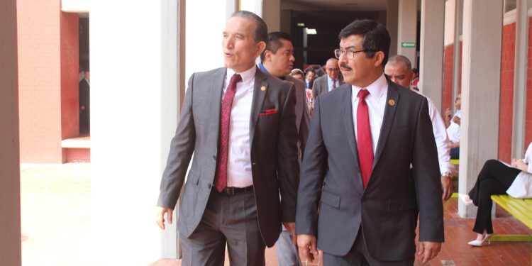 Fortalece Rector de la UAT plan de trabajo institucional dialogando en Facultades y Escuelas