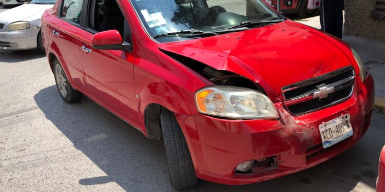 Conductor de malibú provoca choque en el crucero 12 y Matamoros