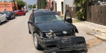 Fuerte choque vehicular en cruce de calles 11 y Allende en Cd. Victoria