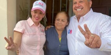 Alejandra Cárdenas recibe apoyo en Colonias Praderas y Framboyanes