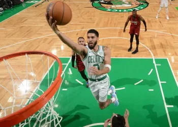 Celtics dan primer golpe ante Heat en Playoffs de NBA