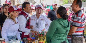 Recorre Lalo Gattás tianguis “La Libertad” y colonias en busca del voto ciudadano