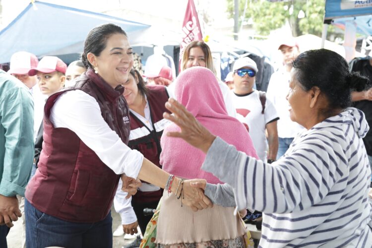 Escucha Mónica Villarreal necesidades de habitantes de la Col. Morelos de Tampico