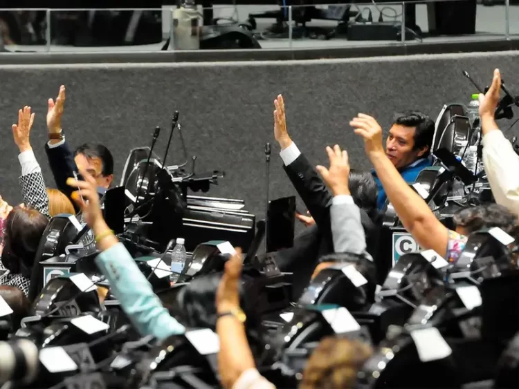 Aplaude López Obrador aprobación de fondo de pensiones por Diputados