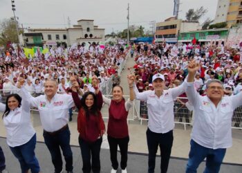 Plantea Sheinbaum proyectos para desarrollo del sur de Tamaulipas en gira por Altamira