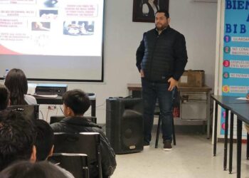 Orientan a dos mil 500 jóvenes sobre prevención de adicciones y manejo de emociones