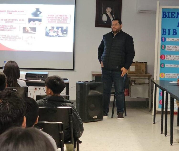 Orientan a dos mil 500 jóvenes sobre prevención de adicciones y manejo de emociones