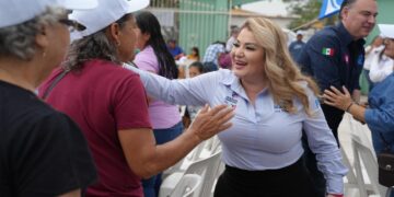 Recorre Marbella Ramírez Col. González Villarreal en busca del voto