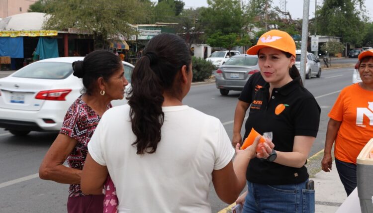 Instala Mayra Benavides punto de hidratación naranja en 6 y 7 Boulevard