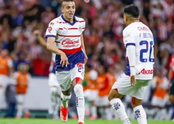 Golazo de ‘Piojo’ Alvarado pone a Chivas en Liguilla de manera directa