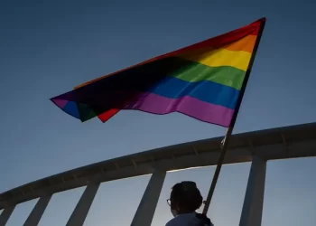 Irak aprueba criminalizar la homosexualidad; impondrá condenas de hasta 15 años de cárcel