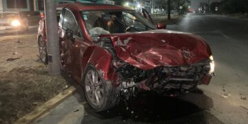 Cuatro heridos en fuerte choque de autos en Av. Rotaria de Cd. Victoria