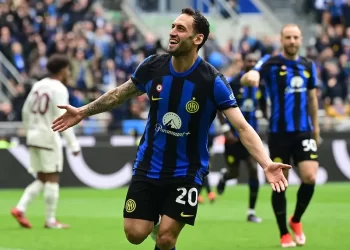 Inter de Milán estrena su título con victoria 2-0 frente a Torino