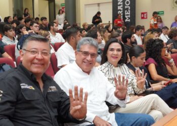 Jóvenes son el presente para la transformación de Altamira: Armando Martínez  en Foro del IEST 