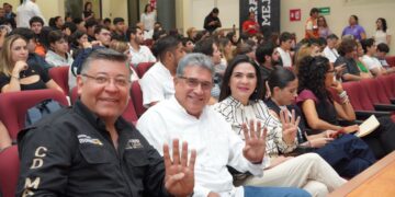 Jóvenes son el presente para la transformación de Altamira: Armando Martínez  en Foro del IEST 