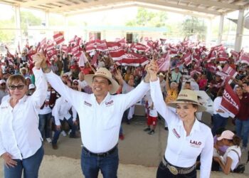 Blanca Anzaldúa escucha propuestas de victorenses y solicita voto para ser Diputada por el XIV Distrito