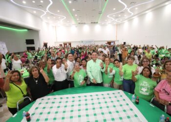 Sigue cosechando respaldo ciudadano rumbo al Senado Eugenio Hernández