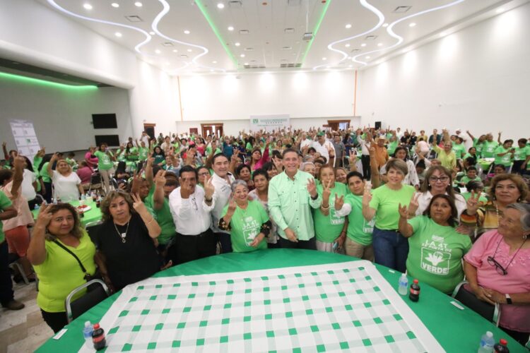 Sigue cosechando respaldo ciudadano rumbo al Senado Eugenio Hernández