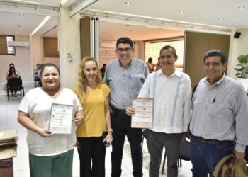 Entrega IETAM a la Junta Local Ejecutiva del INE en Tamaulipas documentación y material electoral del Voto Anticipado