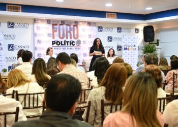 Participa Olga Sosa candidata de Morena al Senado en Foro de CANACO Victoria
