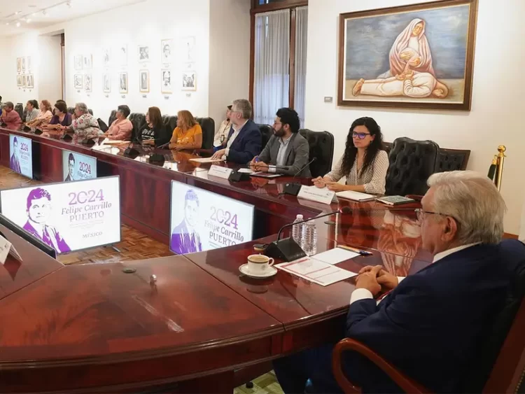 López Obrador se reúne con familiares de mineros de Pasta de Conchos y El Pinabete