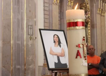 Familiares y amigos despiden a Gisela Gaytán, candidata asesinada en Celaya