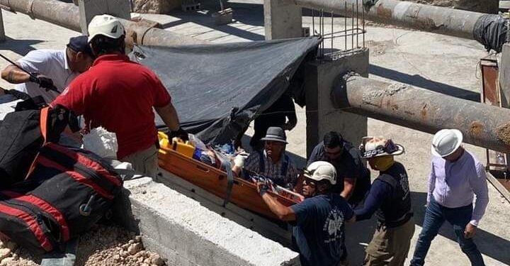 Rescata Protección Civil a empleado que cayó en planta de rebombeo de COMAPA