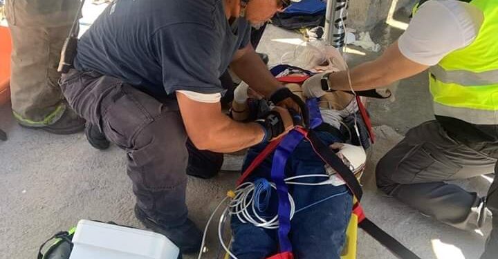 Rescata Protección Civil a empleado que cayó en planta de rebombeo de COMAPA