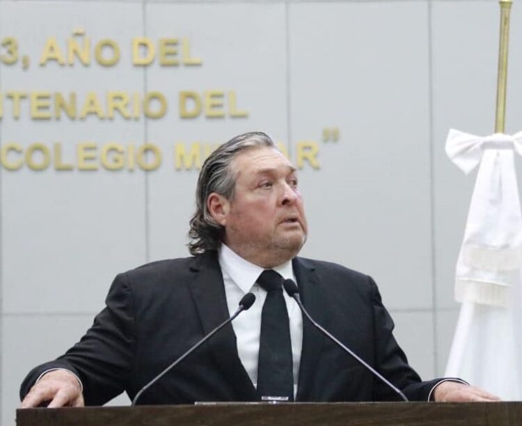 Plantea Gustavo Cárdenas permiso de paternidad para burócratas estatales