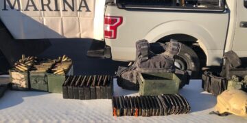 Personal Naval asegura un vehículo con blindaje artesanal, armas y equipo táctico en San Fernando, Tamaulipas