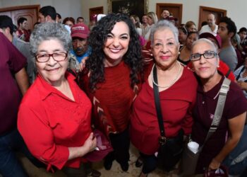 Olga Sosa se reúne con mujeres de Reynosa, le dan su respaldo